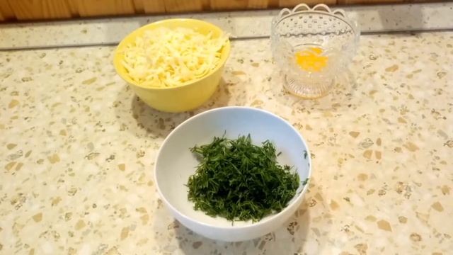 (118) Мясной пирог из слоеного теста. Очень сочный и вкусный, а главное быстрый )) смотреть онлайн