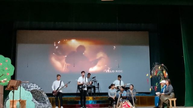 Вокально-инструментальный ансамбль «Школьный двор» смотреть онлайн