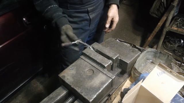 Как расколоть новый шатун Приора? Проще некуда! смотреть онлайн