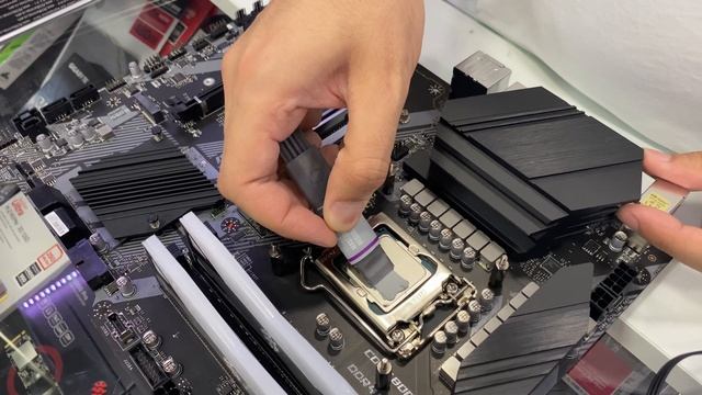 تجميعة بي سي تحفة فنية راقية بمعالج İ7-10700K وكرت شاشة MSİ RTX3060 Tİ GAMİNG Z TRİO смотреть онлайн