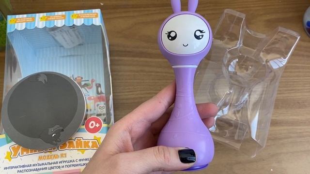 Распаковка — Интерактивная игрушка Alilo Умный зайка R1 смотреть онлайн