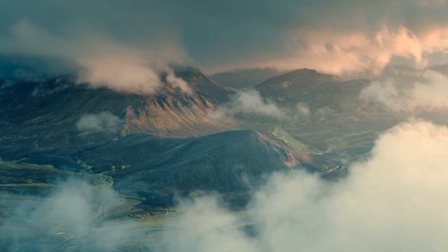 Исландия. Природа Исландии с кино-дрона в 4К UHD смотреть онлайн