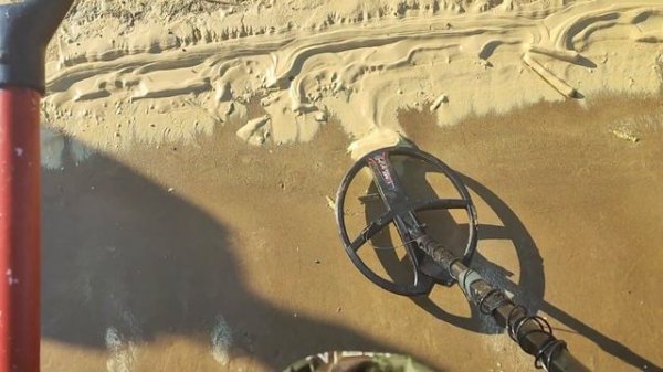 ПЛЯЖНЫЙ ПОИСК ЗОЛОТА С МЕТАЛЛОИСКАТЕЛЕМ