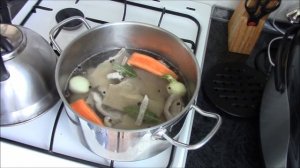 Закуска из свиных шкурок. Свиная шкурка рецепт. Прессованные свиные шкурки рецепт.