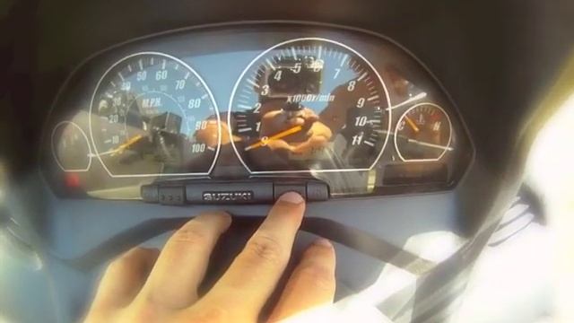 03-06 Suzuki Burgman 400 Oil Change Interval Display | MicBergsma смотреть онлайн