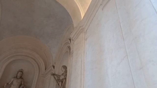 Фирменный знак Палаццо Барберини-Пчела вообще везде!Митра Пап- Пчелиный Улей? смотреть онлайн