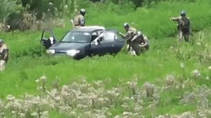 Боевики ВСУ расстреляли машину с гражданскими и попытались спрятать тела убитых