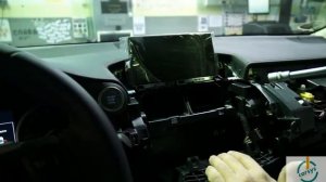Разбираем Lexus NX 200 для монтажа навигационного блока Carsys