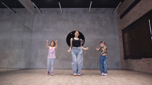 화사 (HWASA) - 'I Love My Body' | Covered by Priw Studio | Freestyle Course смотреть онлайн