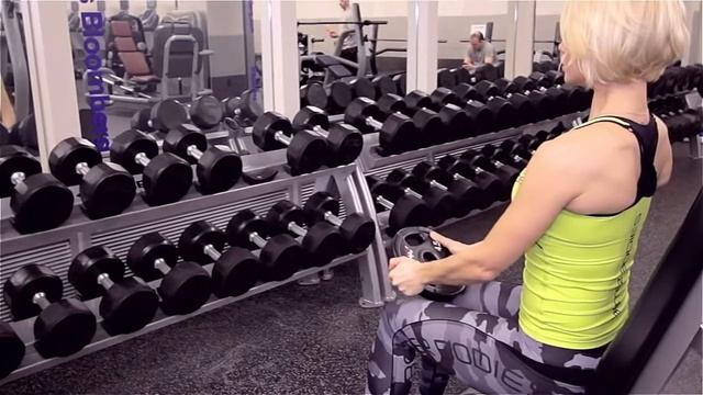 Plate Front Raise Twist - Подъем блина перед собой с поворотом смотреть онлайн
