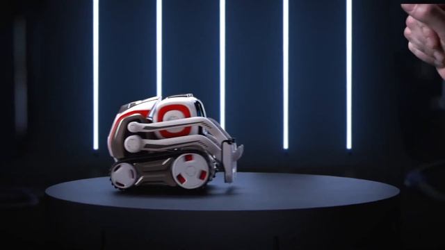 STUXXPLUXX | Le Robot Cozmo De Anki смотреть онлайн