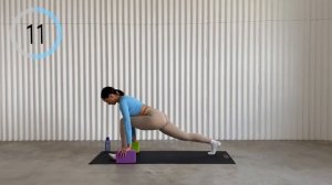 Упражнения с блоками для йоги. Растяжка спины с йога-блоками