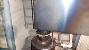 Печь в гараж на отработке со встроенной горелкой.