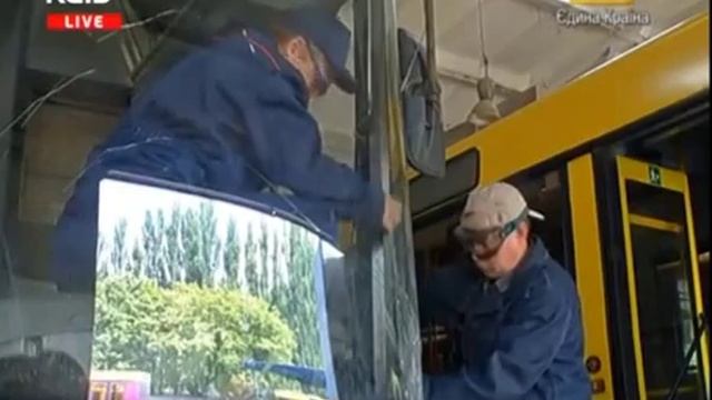 Автопарк Києва поповнився «реанімованими» автобусами смотреть онлайн