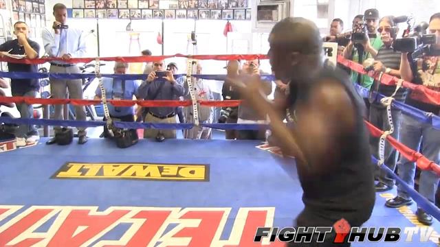 Robert Guerrero vs. Andre Berto: Andre Berto shadow boxing смотреть онлайн