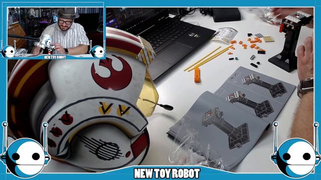 A LEGO Brick in the Wall - Luke Skywalker )Red Five Helmet Collection Part One смотреть онлайн
