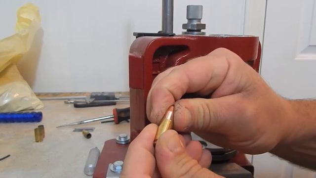 Tactical OP & Neo Handguns & Reloading Hornady Lock N Load Expander Die Set-up смотреть онлайн