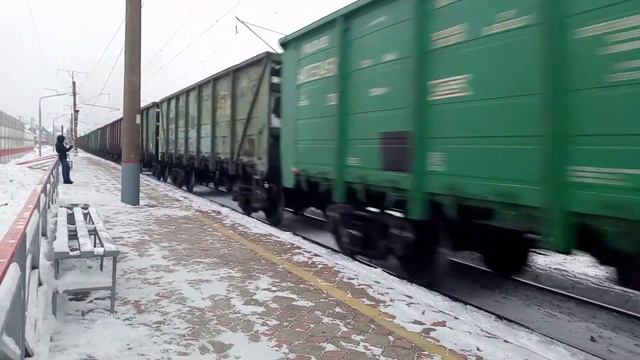 Вл80р на станции городская (Междуреченск) с грузовым составом. смотреть онлайн