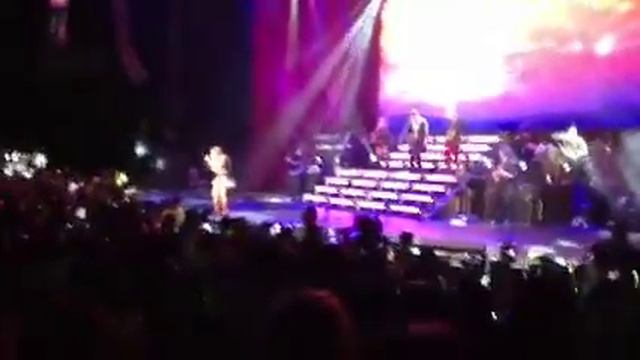 Gloria trevi gibson 2013 porque se fue.. смотреть онлайн