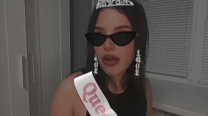 асмр, звездная одноклассница ждёт вручения аттестата 💅🫦