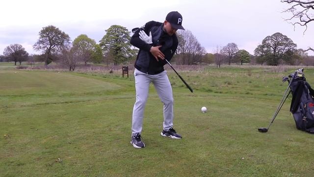 DO NOT TURN YOUR SHOULDERS - Golf Swing ERROR! смотреть онлайн