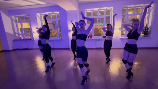 Занятия по "High heels",тренер Анастасия Деньщикова смотреть онлайн