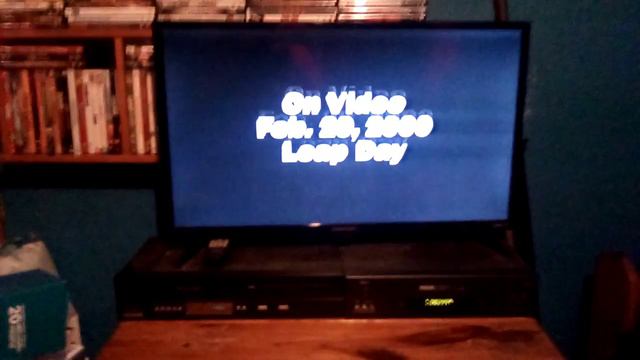 Opening To Mickey's Once Upon A Christmas 1999 VHS смотреть онлайн