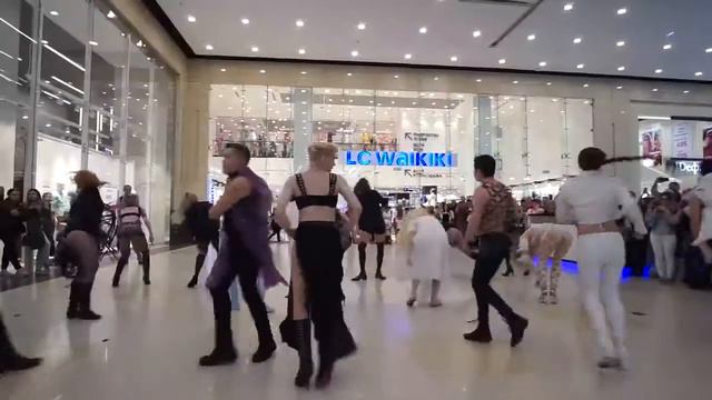 3 июня — LADY GAGA FLASHMOB в ТРК ЛЕТО смотреть онлайн