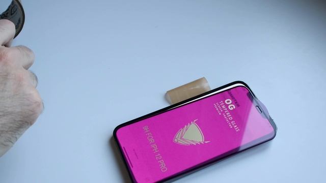 Правильно клеим ПРАВИЛЬНОЕ защитное стекло на iPhone 12 смотреть онлайн