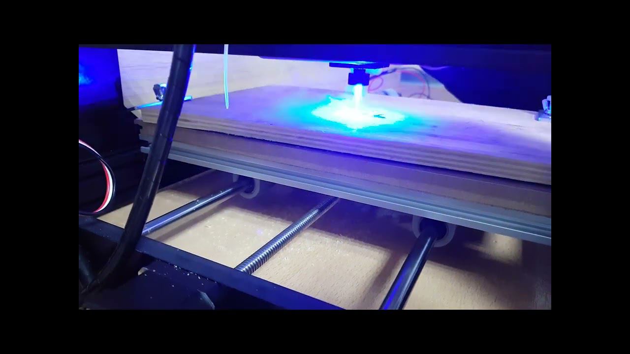 Работа нашего фрезерного гравировального станка конструктора смотреть онлайн