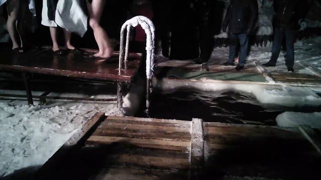 Пухтолова гора "Крещение" смотреть онлайн