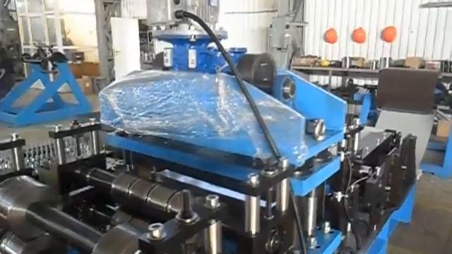 Станки и оборудование для производства сайдинга Блок-хаус, Софит и др. смотреть онлайн