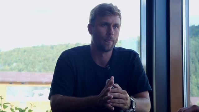 Интервью с организатором футбольных интенсивов по всей стране @tolya_o_football смотреть онлайн
