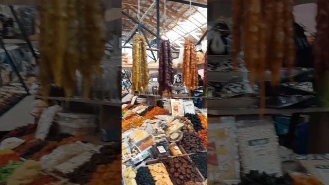 Покупаем фрукты на верхнем рынке в Пятигорске смотреть онлайн
