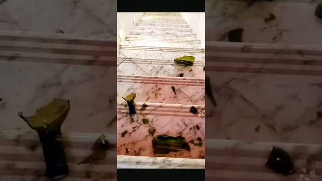 бутылки по лестнице бью смотреть онлайн