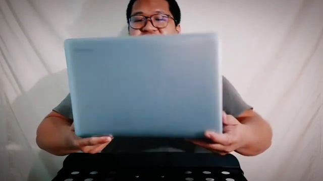 Chuwi HeroBook Pro Unboxing смотреть онлайн