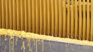 Изготовление церковных свечей в большом количестве. Как работает маленький свечной заводик.