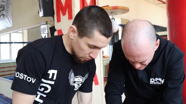 Обзор и сравнение боксерских перчаток REYVEL смотреть онлайн