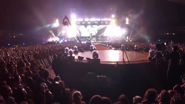 Coldplay - Heroes (David Bowie cover) live in Barcelona 27th of May 2016 смотреть онлайн