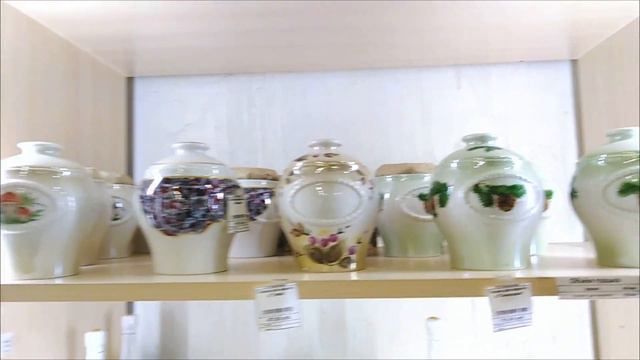 В магазине посуды Сысертского фарфорового завода.. смотреть онлайн