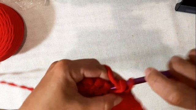 МК рюкзак из трикотажной пряжи крючком. Knit a backpack from knitted yarn смотреть онлайн