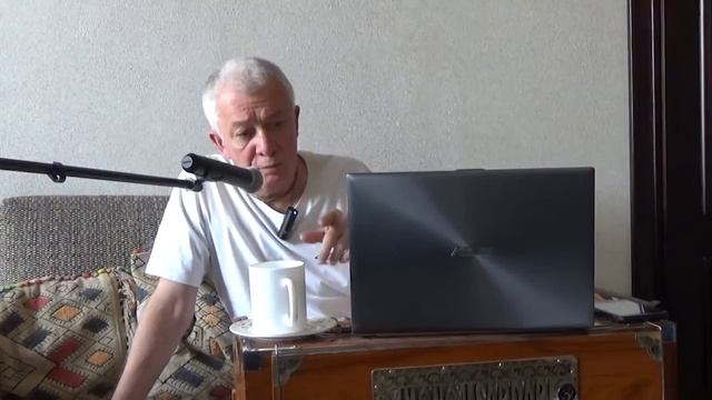 Я хочу чтоб вы почувствовали связь со своим шикша-гуру. Е. М. Чайтанья Чандра Чаран прабху смотреть онлайн