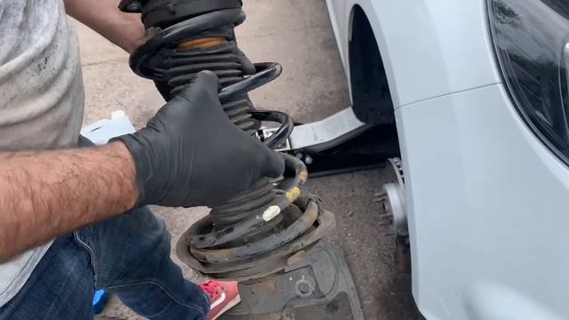 Focus MK3 Front Spring replacement - also Focus MK2 Volvo S40 V50 C30 смотреть онлайн