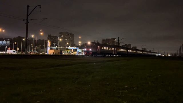 ЭТ2М-052 сообщением Санкт-Петербург - Павловск проследует участок Проспект Славы - Купчино смотреть онлайн