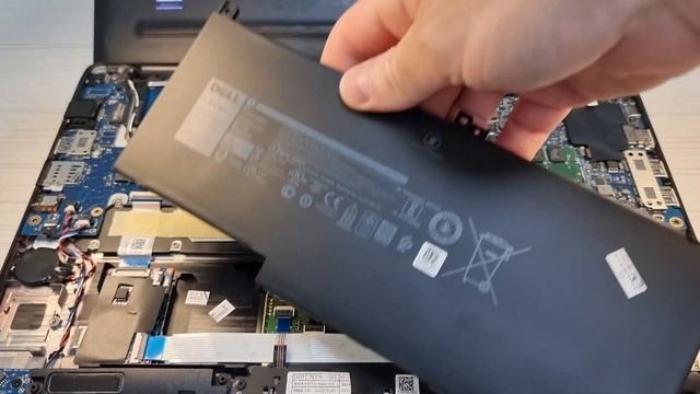 Dell Latitude 7490 Battery Replacement смотреть онлайн