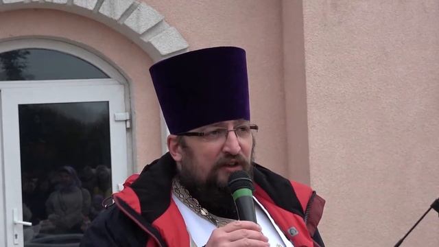 Освящение куличей в Храме Пророка Божия Илии в Лесном смотреть онлайн