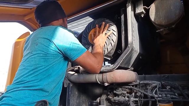 JCB Loader 432zx plus clean air filter engine oil level check смотреть онлайн