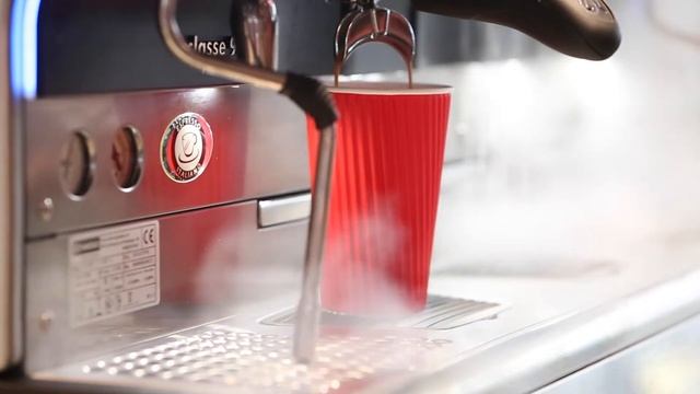 Кофемашина в кафе. смотреть онлайн