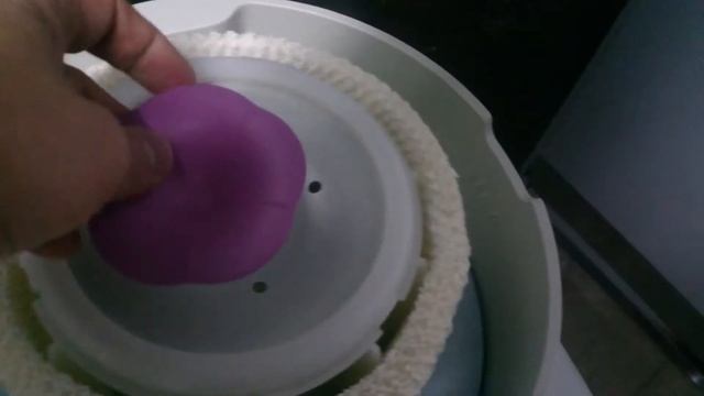 E2441A White Boneco Air-O-Swiss RED DOT DESIGN AWARD