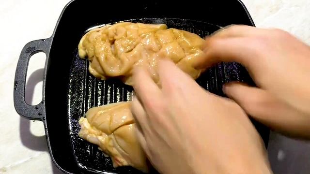 СОЧНАЯ ГРУДКА в духовке с чесноком! смотреть онлайн